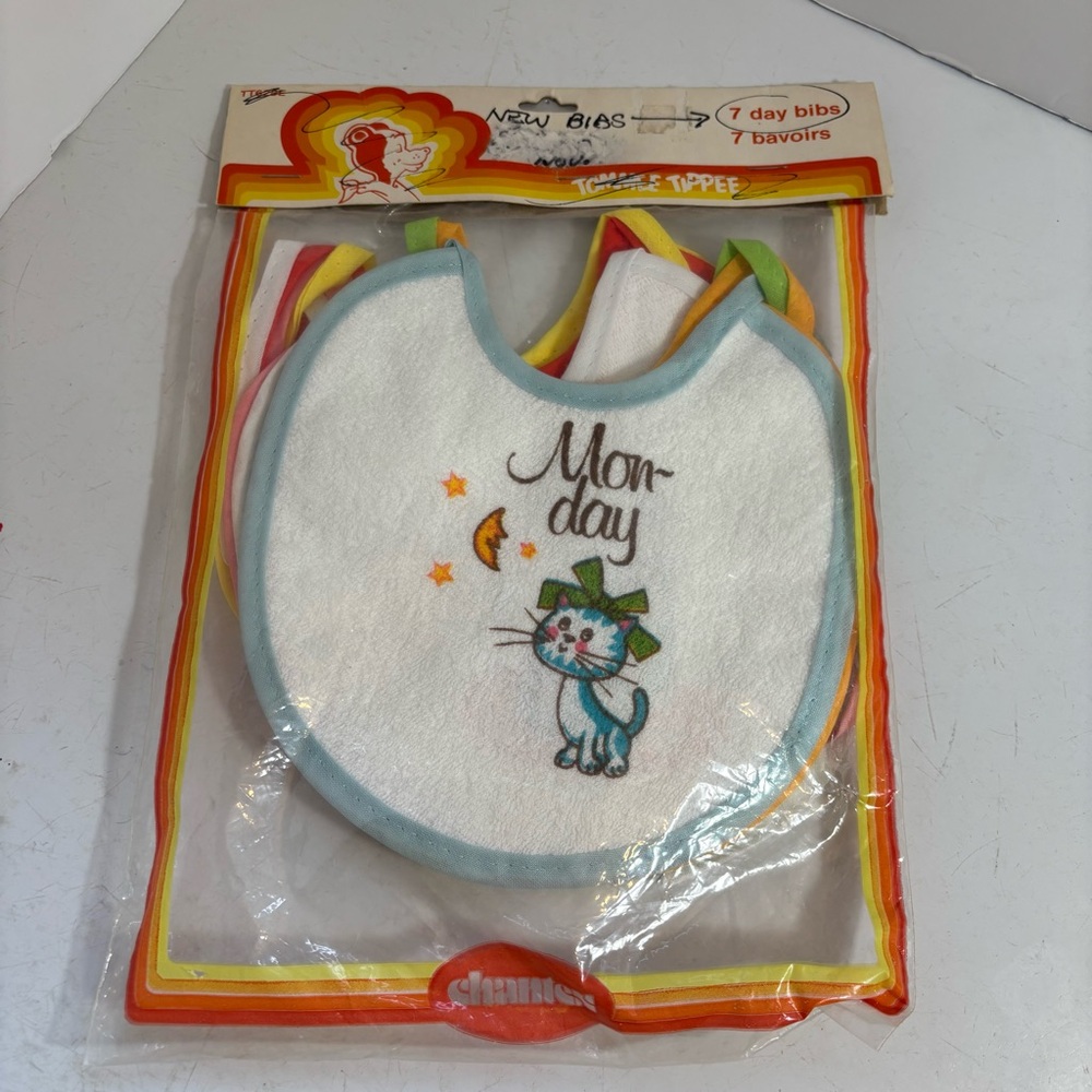 Vintage BNWOT baby day of the‎ week terry cloth bibs